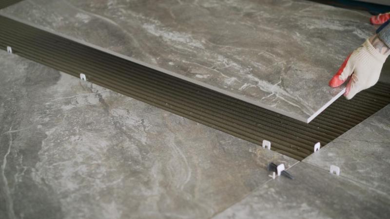 Pose de carrelage r&eacute;ussie : techniques et erreurs &agrave; &eacute;viter